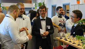 О компании: Организуем корпоративные праздники и отмечаем день рождение компании. А также проводим корпоративные турниры по футболу.